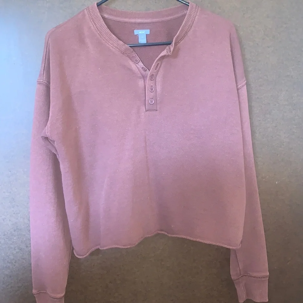 Sweater - Picture 1 of 2
